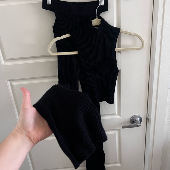 Black Ribbed Knit Set - Picture 4 of 6